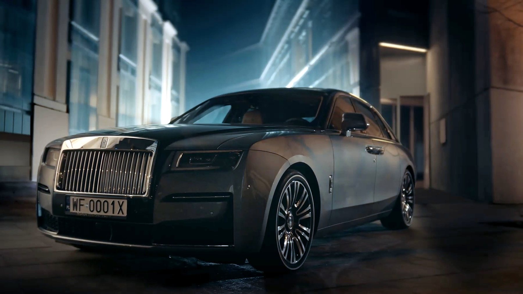 ROLLS-ROYCE x GHOST
